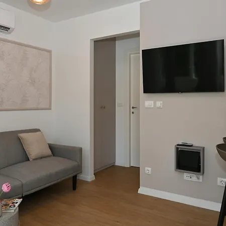 Luma Apartment Split